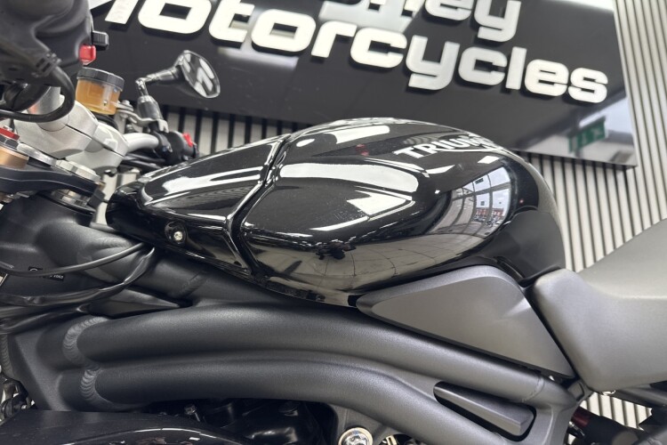 TRIUMPH SPEED TRIPLE 94