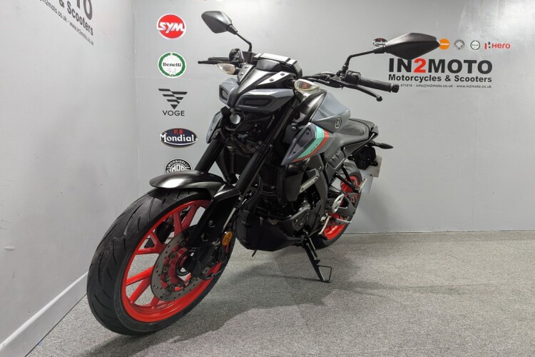 YAMAHA MT-125