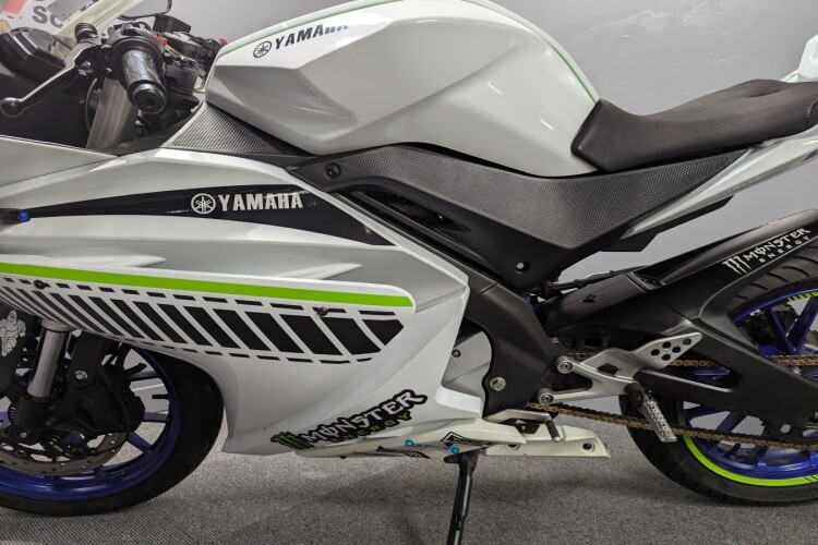 YAMAHA YZF-R125