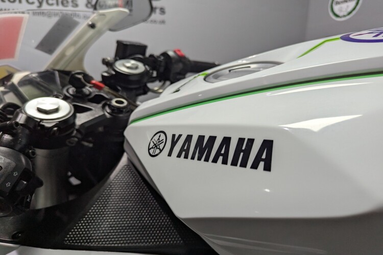 YAMAHA YZF-R125