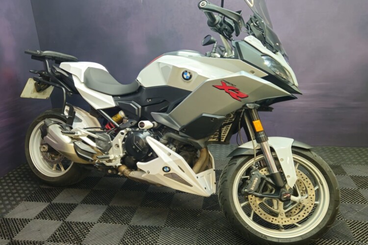 BMW F 900 XR