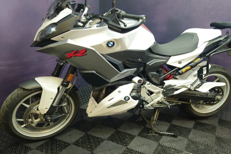 BMW F 900 XR