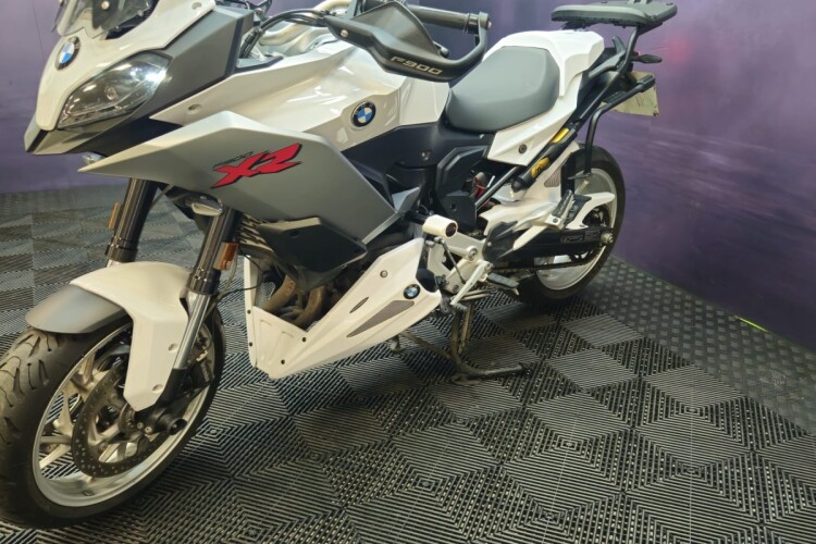 BMW F 900 XR