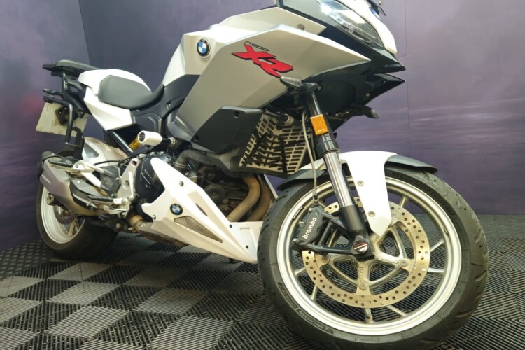 BMW F 900 XR