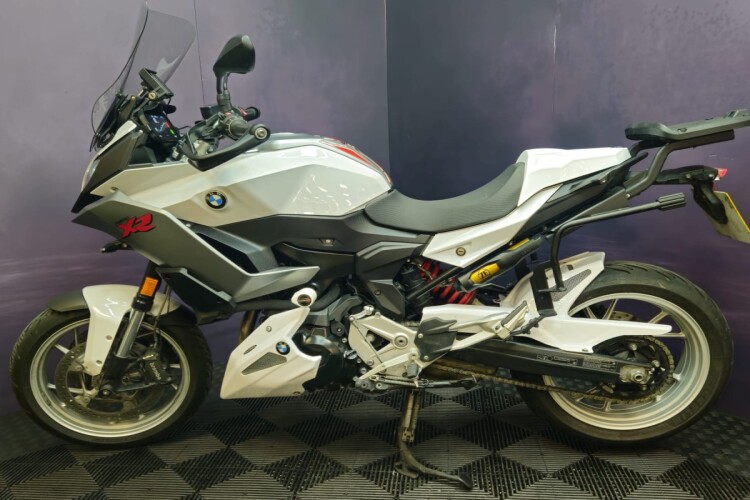 BMW F 900 XR