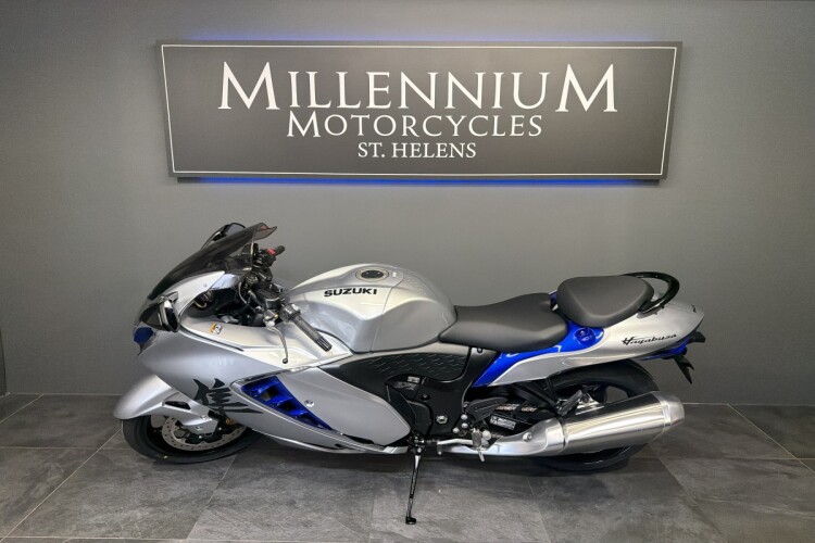 SUZUKI GSX1300R HAYABUSA