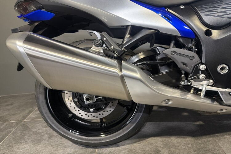 SUZUKI GSX1300R HAYABUSA