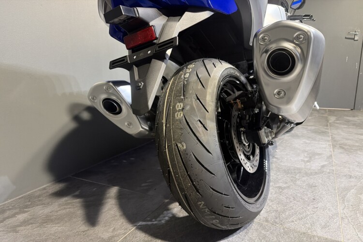 SUZUKI GSX1300R HAYABUSA