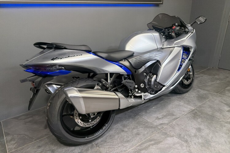 SUZUKI GSX1300R HAYABUSA