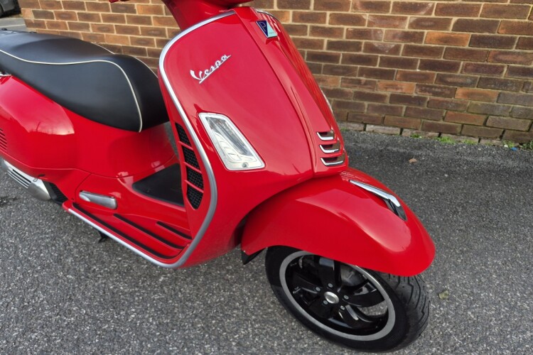 PIAGGIO VESPA GTS