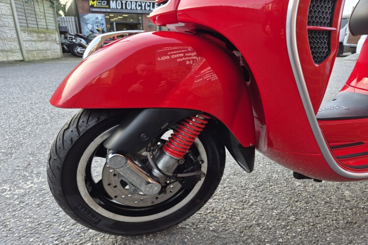 PIAGGIO VESPA GTS