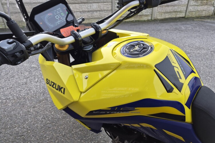 SUZUKI V-STROM 800 DE