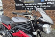 TRIUMPH STREET TRIPLE 675