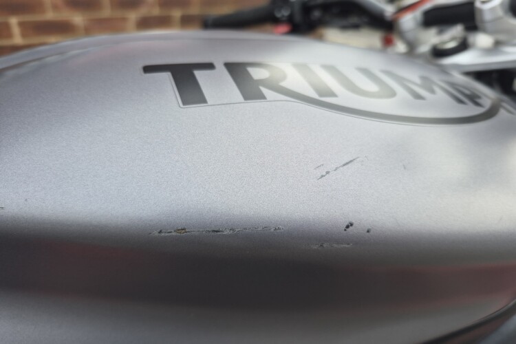 TRIUMPH STREET TRIPLE 675