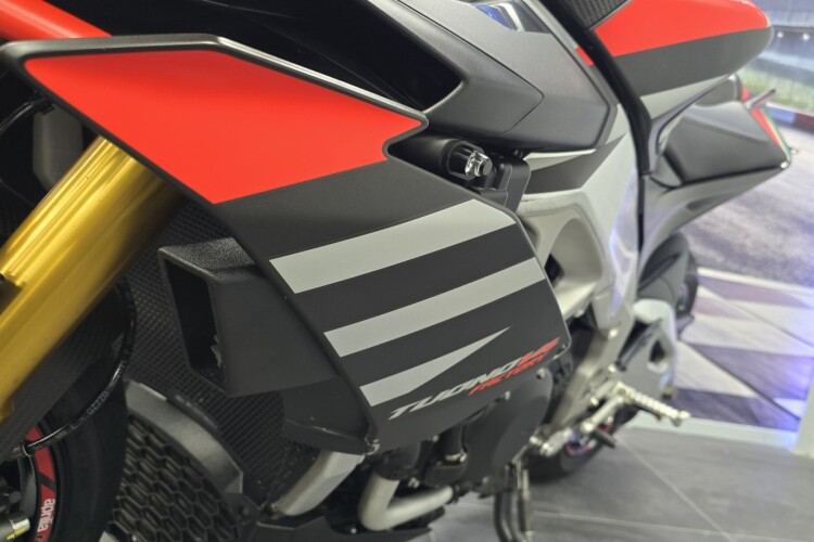 APRILIA TUONO 1100 V4