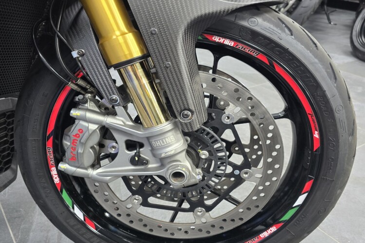 APRILIA TUONO 1100 V4