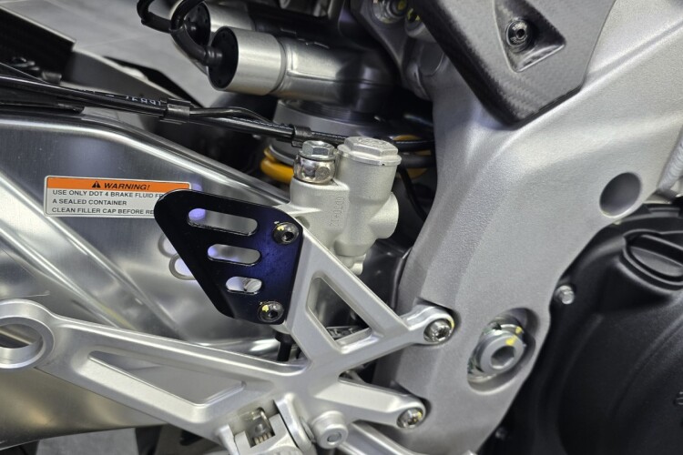 APRILIA TUONO 1100 V4