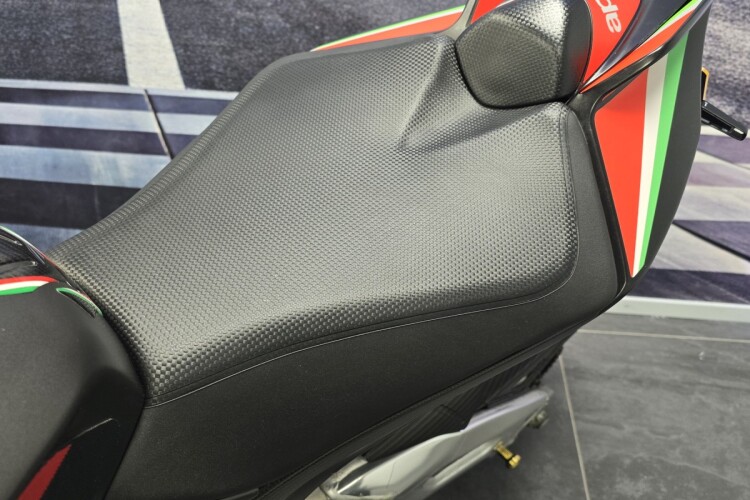 APRILIA TUONO 1100 V4