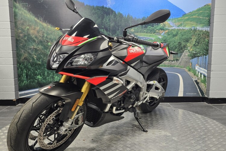 APRILIA TUONO 1100 V4