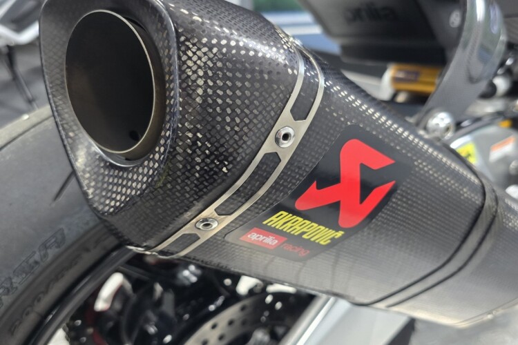 APRILIA TUONO 1100 V4