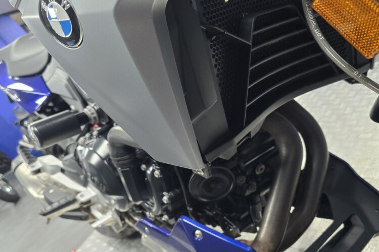 BMW F 900 R SE