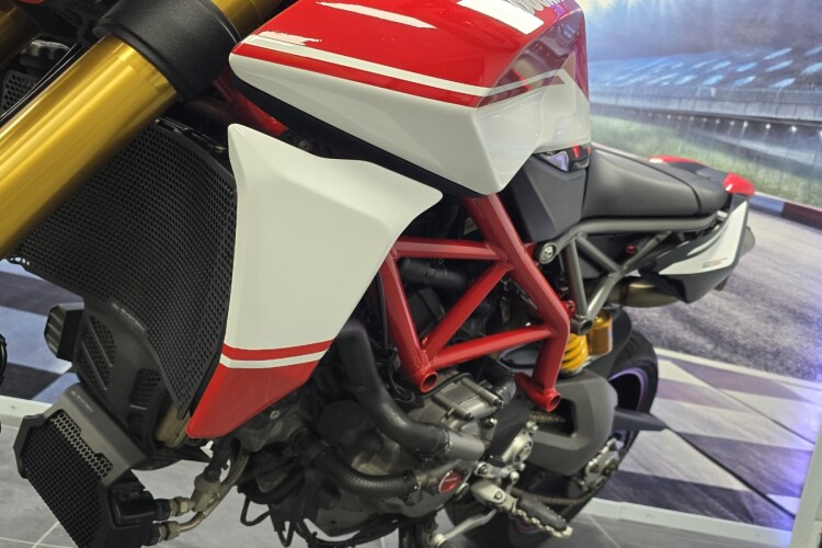 DUCATI HYPERMOTARD 950