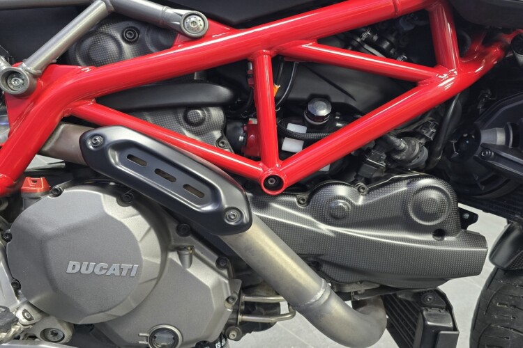 DUCATI HYPERMOTARD 950