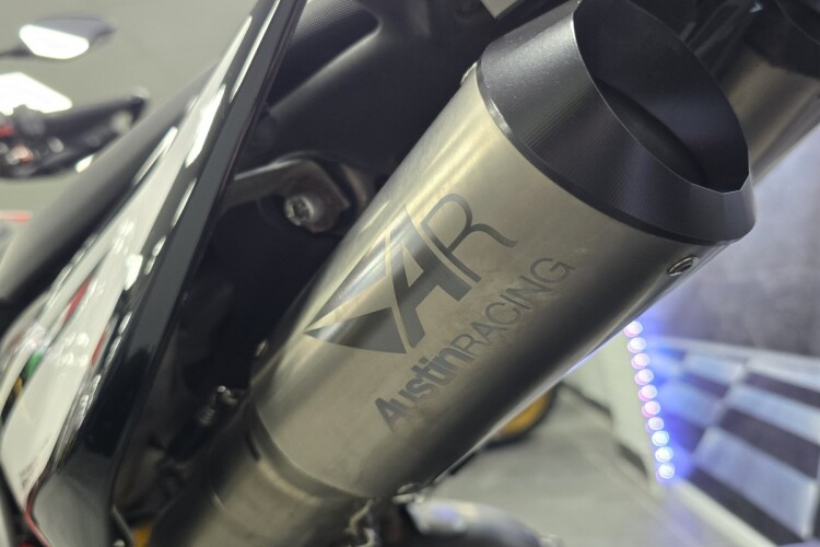 DUCATI HYPERMOTARD 950