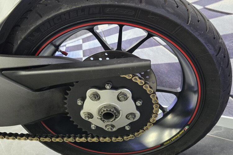 DUCATI HYPERMOTARD 950