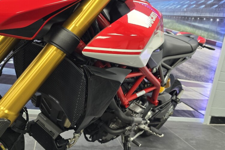 DUCATI HYPERMOTARD 950