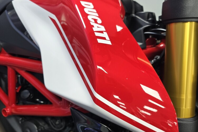 DUCATI HYPERMOTARD 950