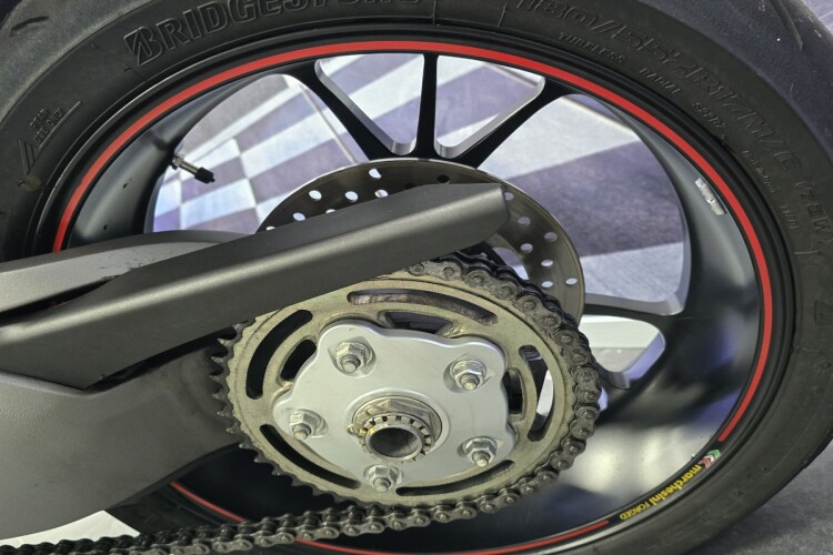 DUCATI HYPERMOTARD 950