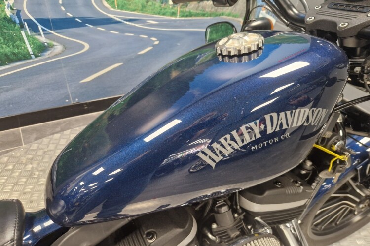 HARLEY-DAVIDSON SPORTSTER