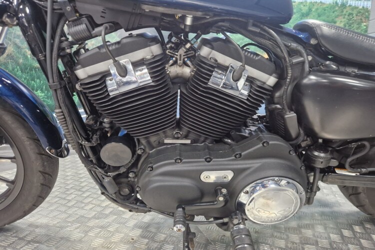 HARLEY-DAVIDSON SPORTSTER