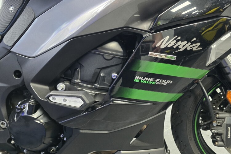KAWASAKI NINJA 1000SX