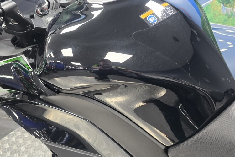 KAWASAKI NINJA 1000SX