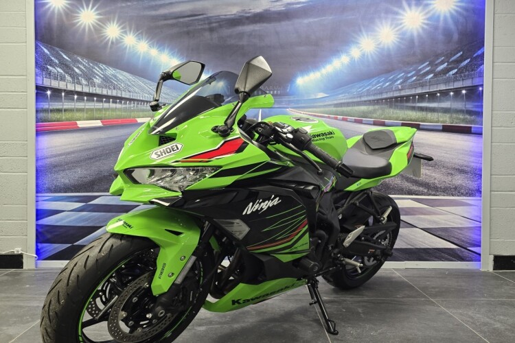 KAWASAKI NINJA ZX-4RR