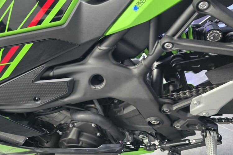 KAWASAKI NINJA ZX-4RR