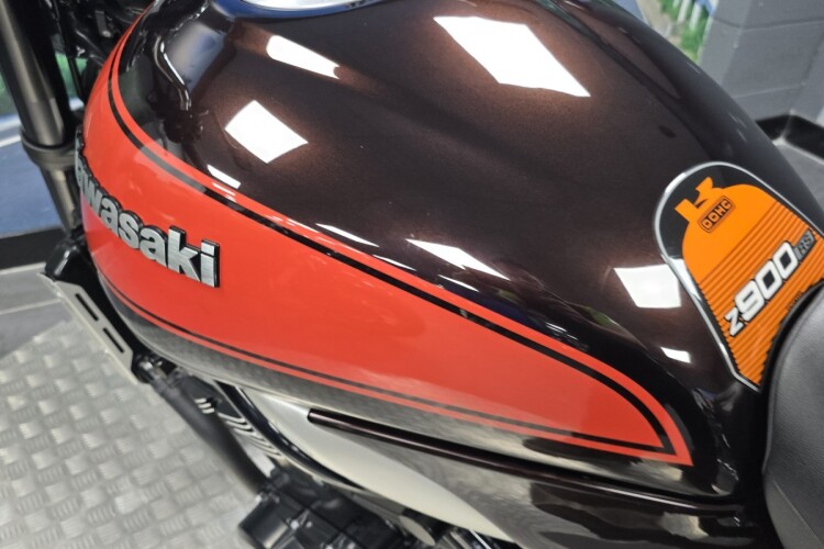 KAWASAKI Z900 RS
