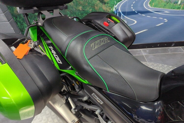 KAWASAKI ZZR1400