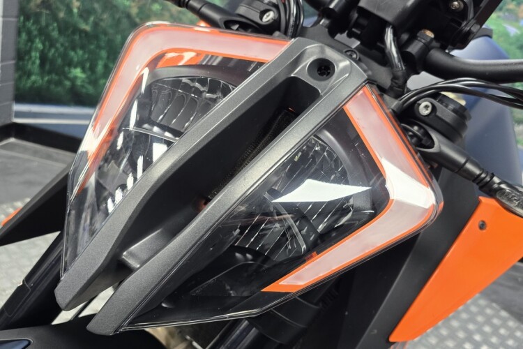 KTM 1290 SUPER DUKE R