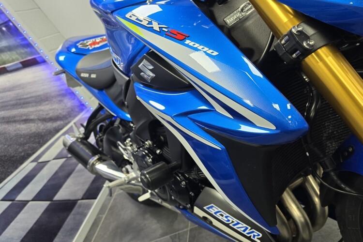 SUZUKI GSX-S1000