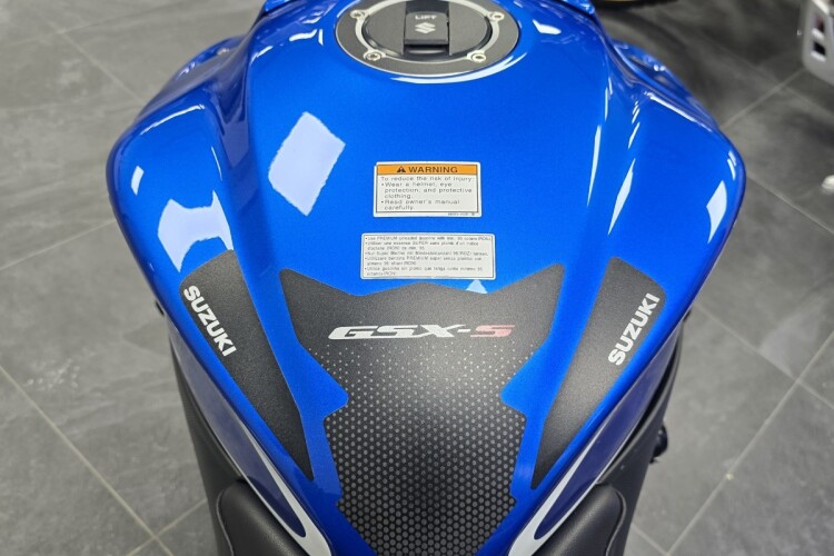 SUZUKI GSX-S1000