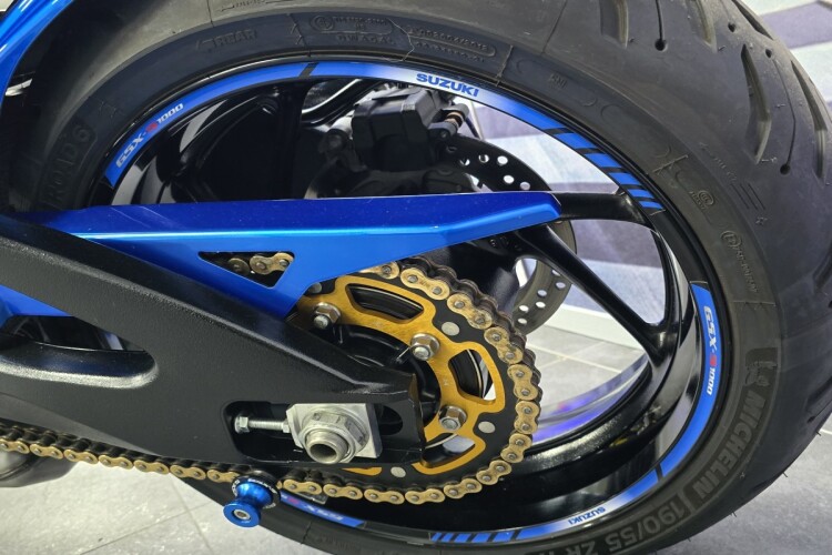 SUZUKI GSX-S1000