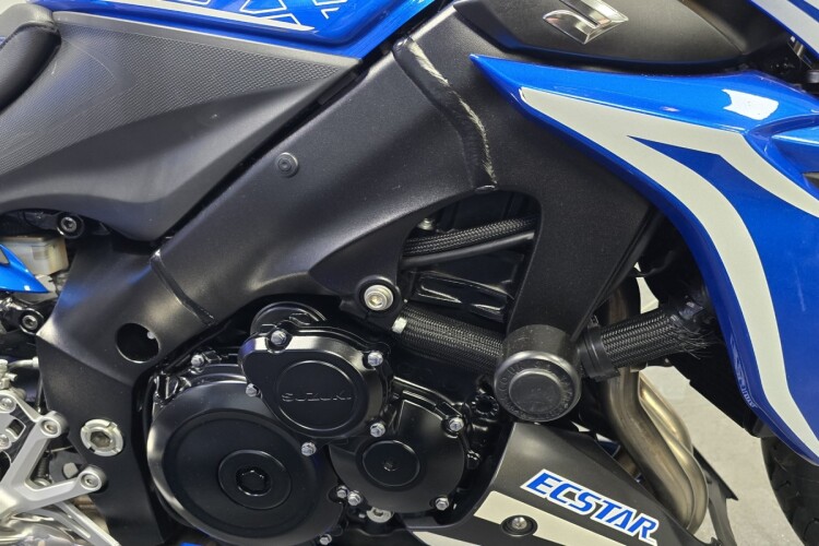 SUZUKI GSX-S1000