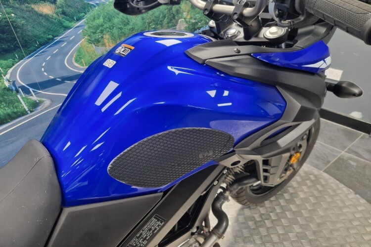 SUZUKI V-STROM 650