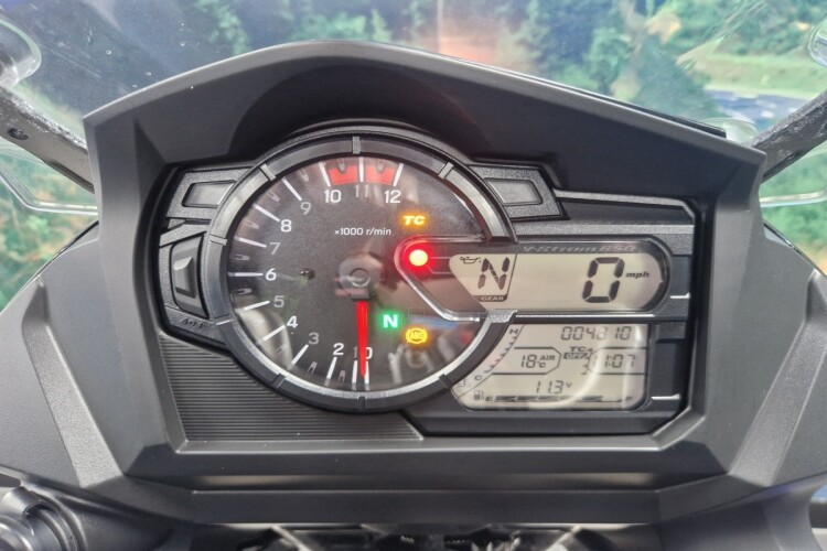 SUZUKI V-STROM 650