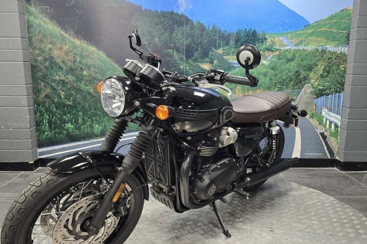 TRIUMPH BONNEVILLE T120