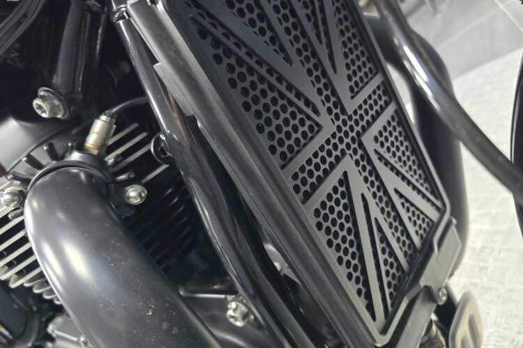 TRIUMPH BONNEVILLE T120