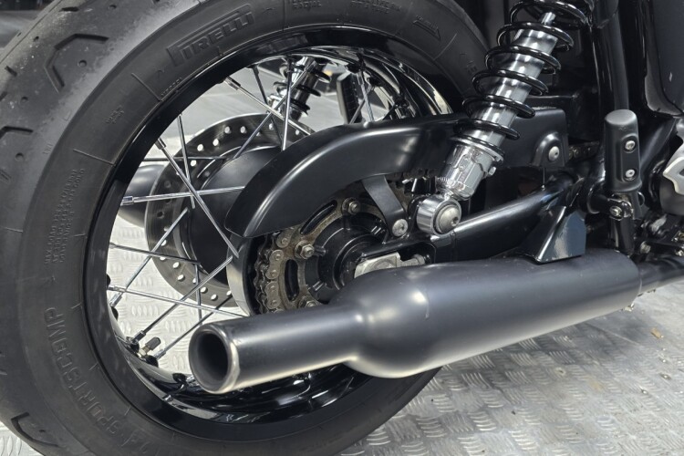 TRIUMPH BONNEVILLE T120